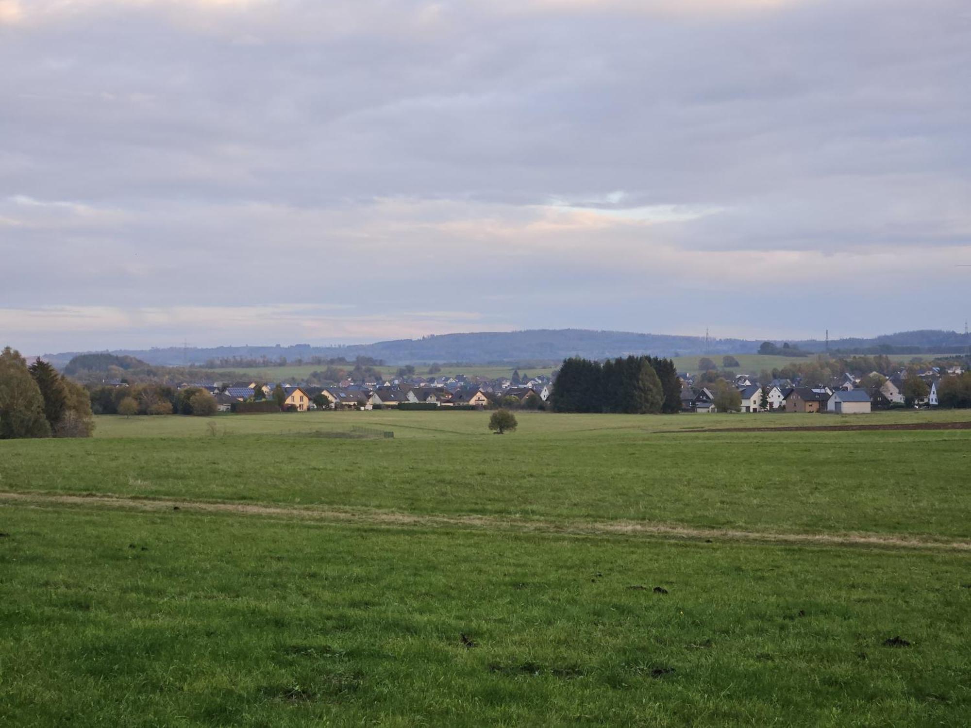 Weitefeld Gemuetliche Ferienwohnung Im Westerwald - "Ferienwohnung Grau" מראה חיצוני תמונה